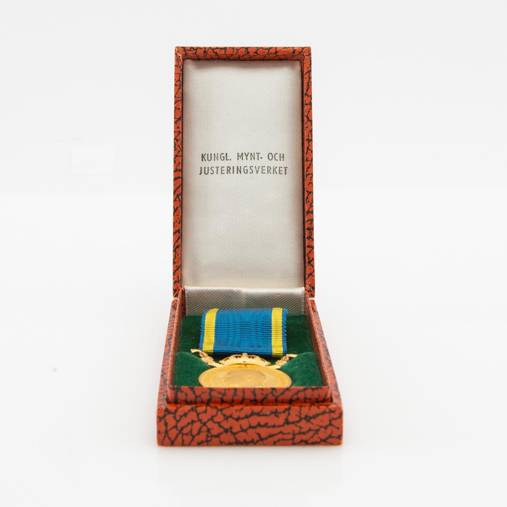 Medal, gold "For Zeal and Integrity in the Service of the Realm" 1958.