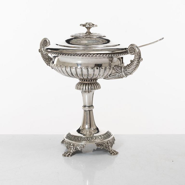 A Swedish silver sugarbowl, marks of Gustaf Folcker, Stockholm 1829.