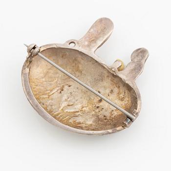 Olle Ohlsson, A brooch, silver with cultured pearls, 1969.