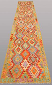 A RUNNER, Kilim, ca 497 x 86 cm.