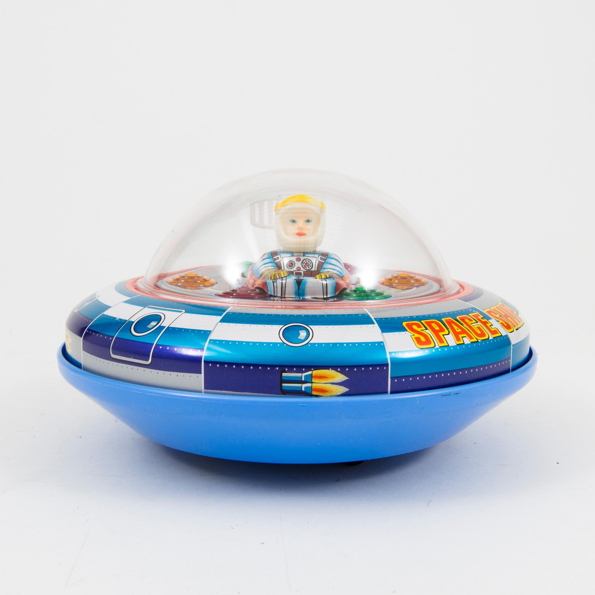 A Masudaya tinplate "Apollo X-5" flying saucer, Japan, 1960s.