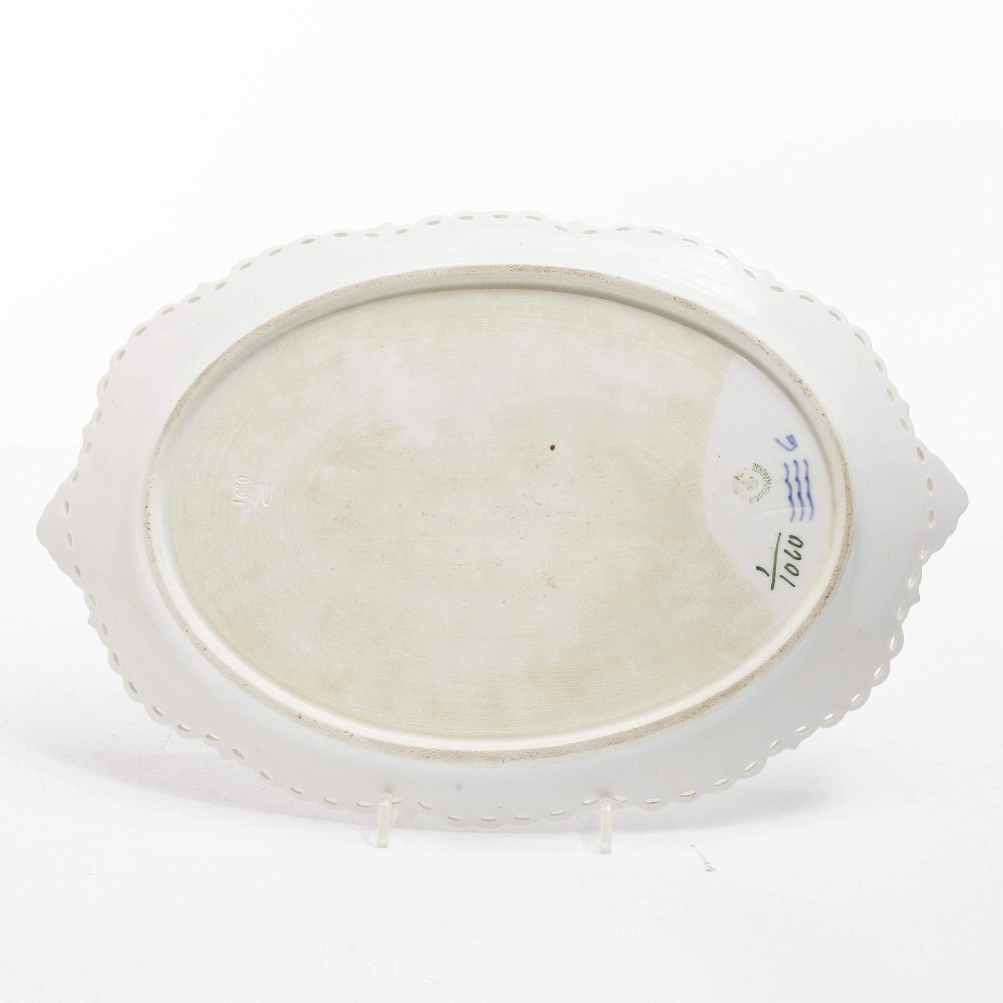 Royal Copenhagen, A model 1060 'Blue fluted' full lace porcelain platter, Denmark, 1889-1922.