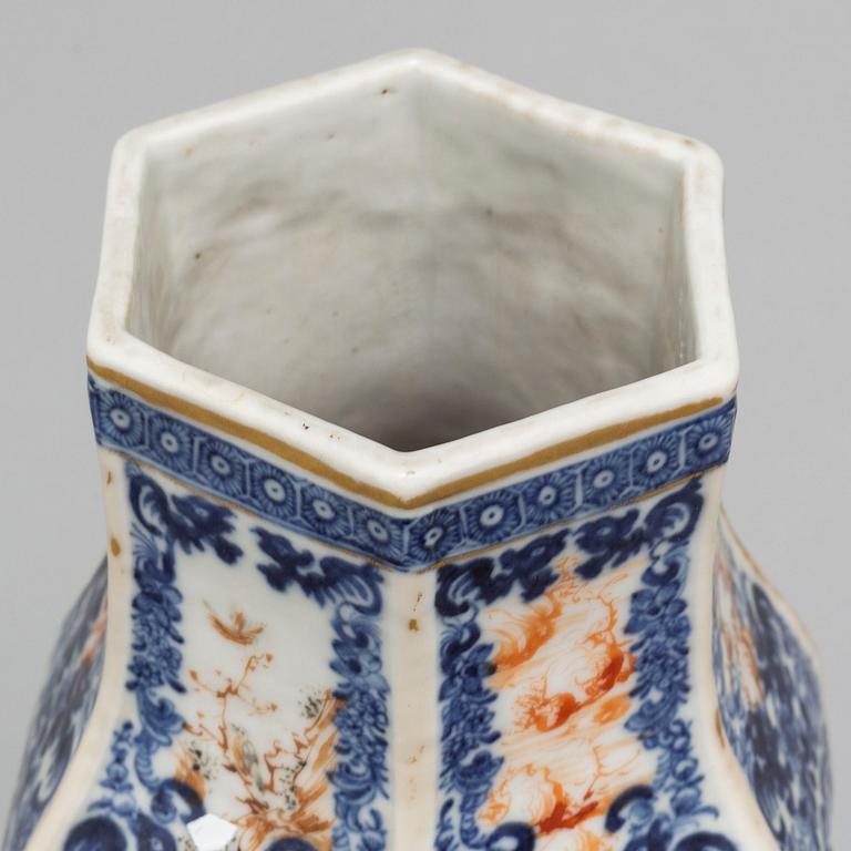 A famille rose vase, Qing dynasty, Qianlong (1736-95).