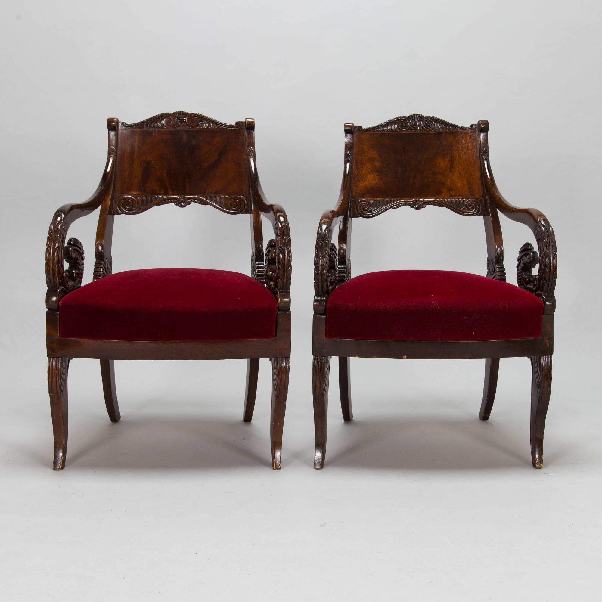 Karmstolar, ett par, empire, Ryssland/Baltikum, 1800-talets första hälft.