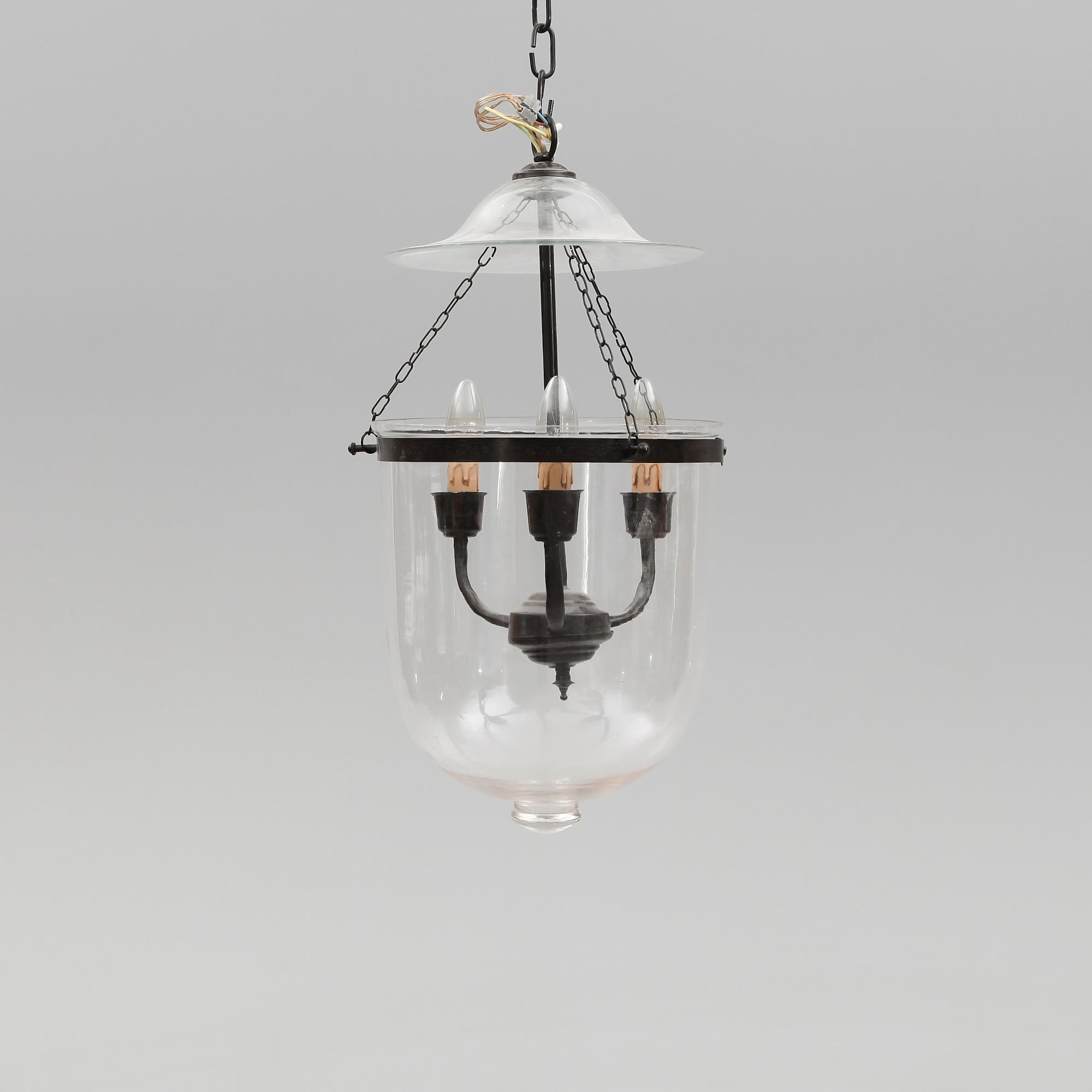 TAKAMPEL, glas, 1900-talets andra hälft. Höjd ca 55 cm.