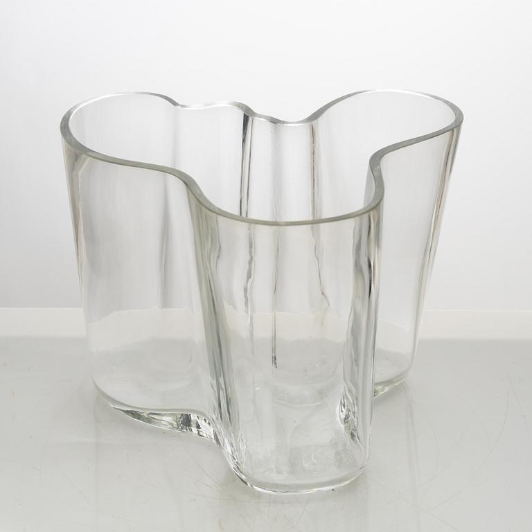 Alvar Aalto, a "Savoy" glass vase, model 3030, iittala, Finland.