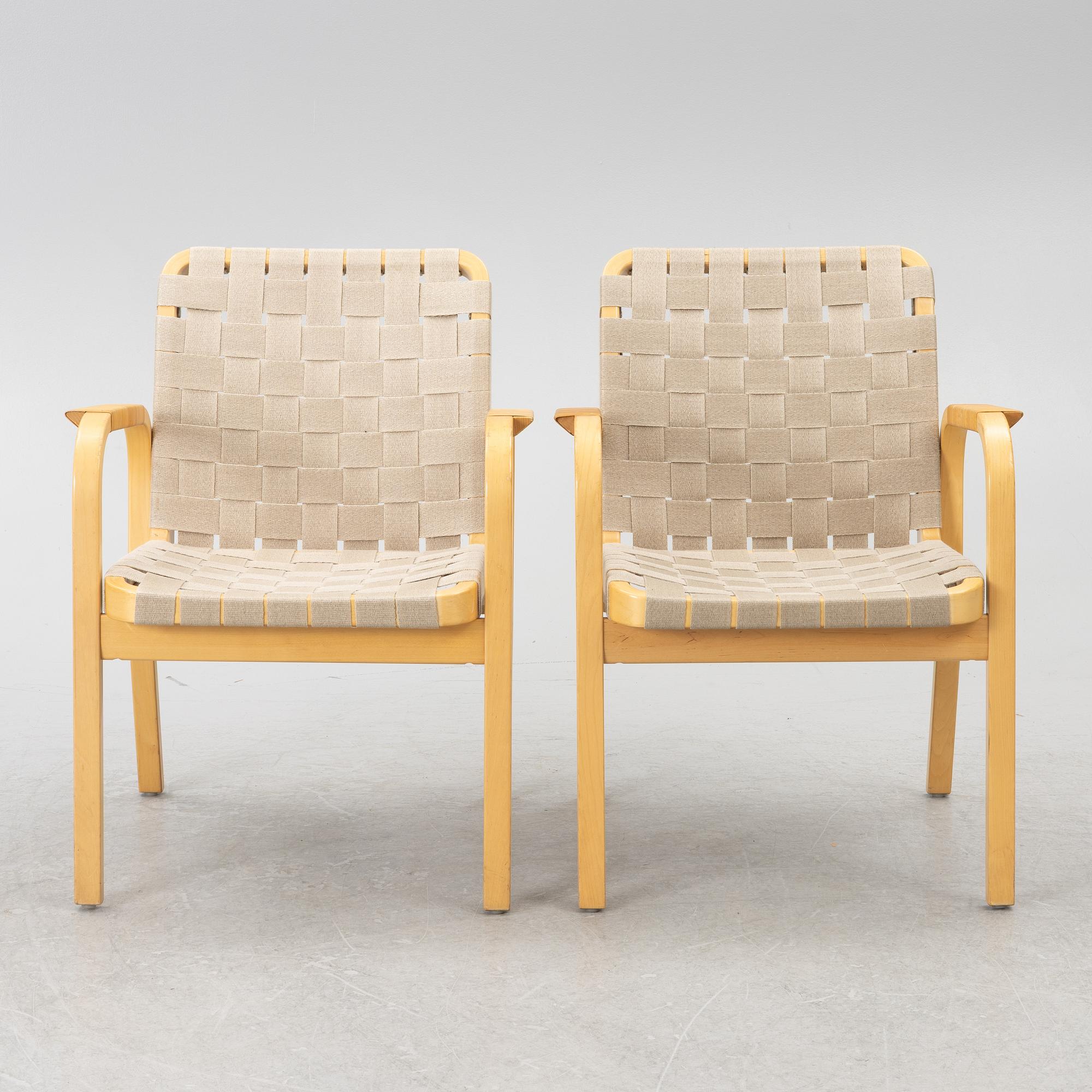 Alvar Aalto, Karmstolar, ett par, modell 45, Artek, Finland.