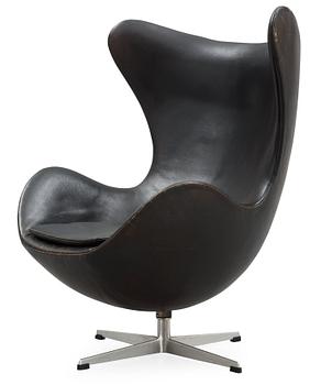 463. An Arne Jacobsen black leather 'Egg' chair, Fritz Hansen, Denmark, circa 1960.