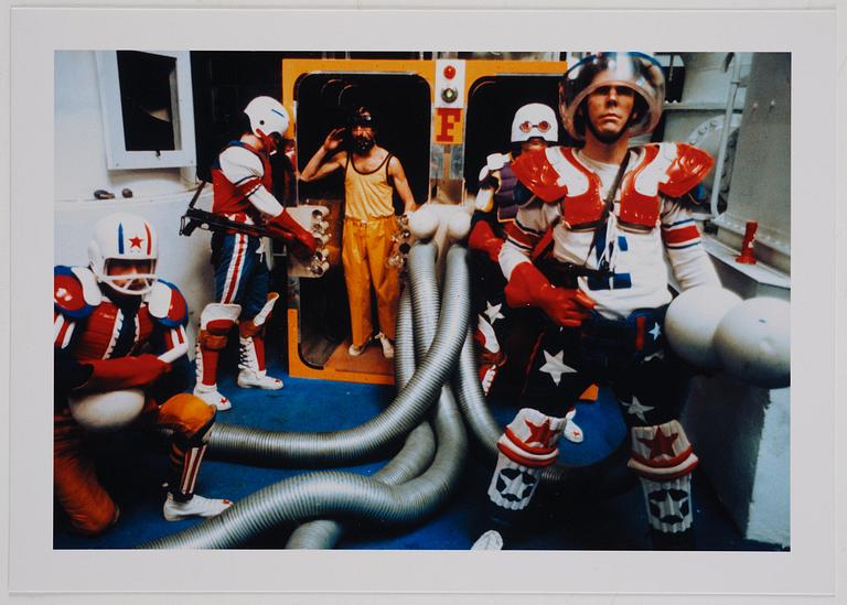 William Klein, ”Mister Freedom koffert - full set edition”, 2020.