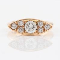 Ring, Sandström De Wit,  
18K gold with brilliant-cut diamonds totalling 1.01 ct.