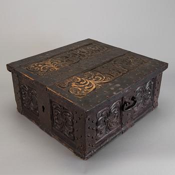 A carved baroque wooden box 17/18th century.