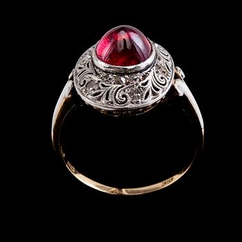 SORMUS, 18K kultaa, rubiini, timantteja 0,06 ct. Ruotsalaiset tuontileimat, 1920-luku. P. 4,4.