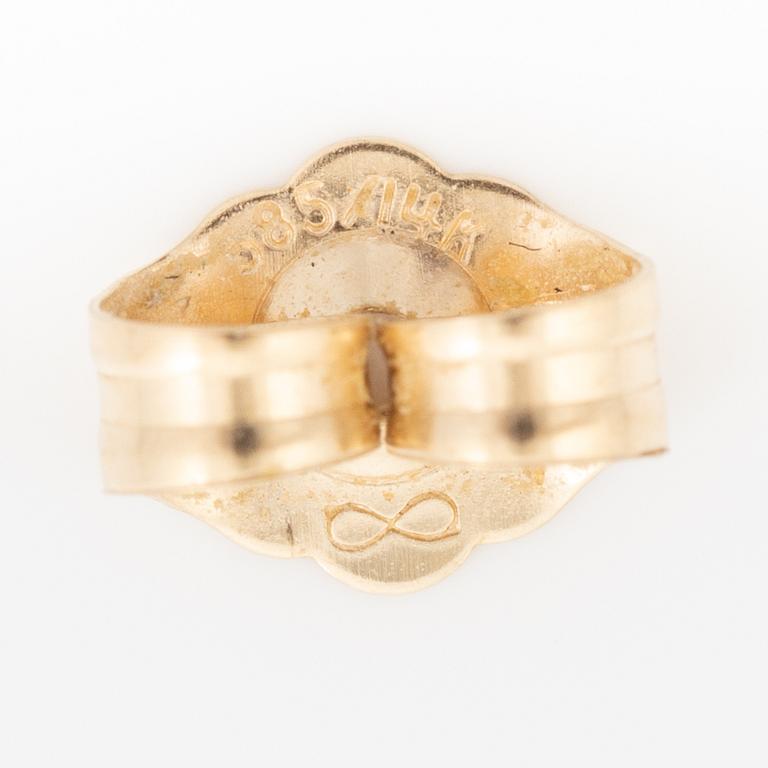 Earrings, 14K gold with small brilliant-cut diamonds.