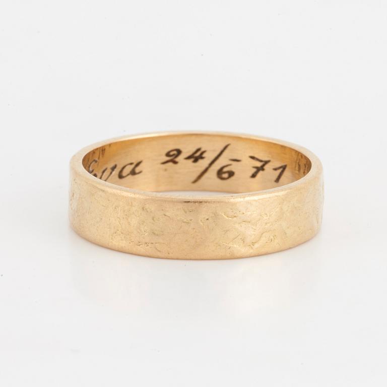 Ring. 18K guld. Finska stämplar 1969.