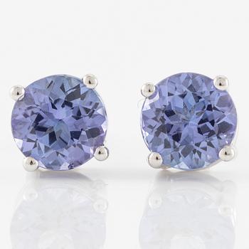 Earrings 18K white gold with tanzanites.