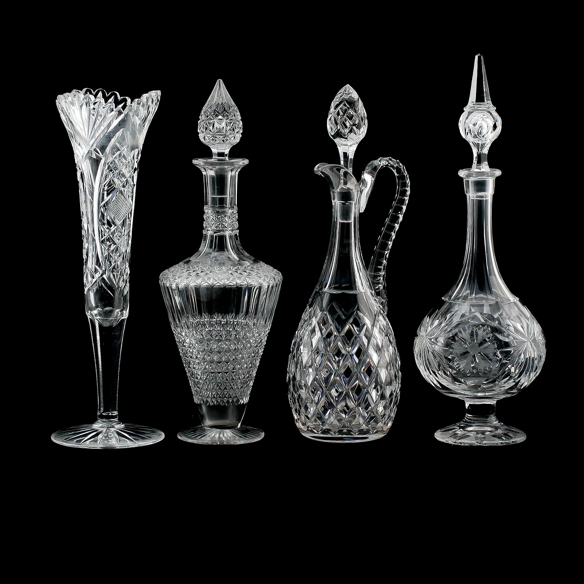 KARAFFER, 3 st och VAS, glas/kristall, 1900-talets första hälft.