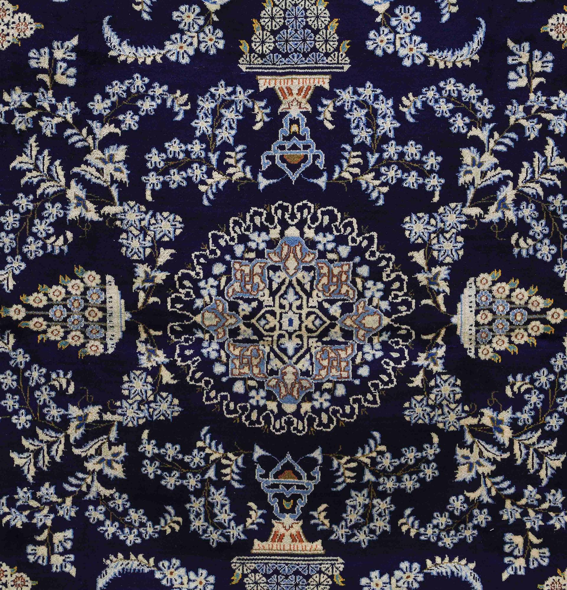 MATTA, Keshan , signerad, 410 x 277 cm.