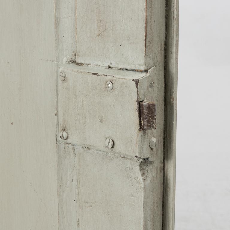 An early 19th century Gustavian corner cabinet, Sweden.