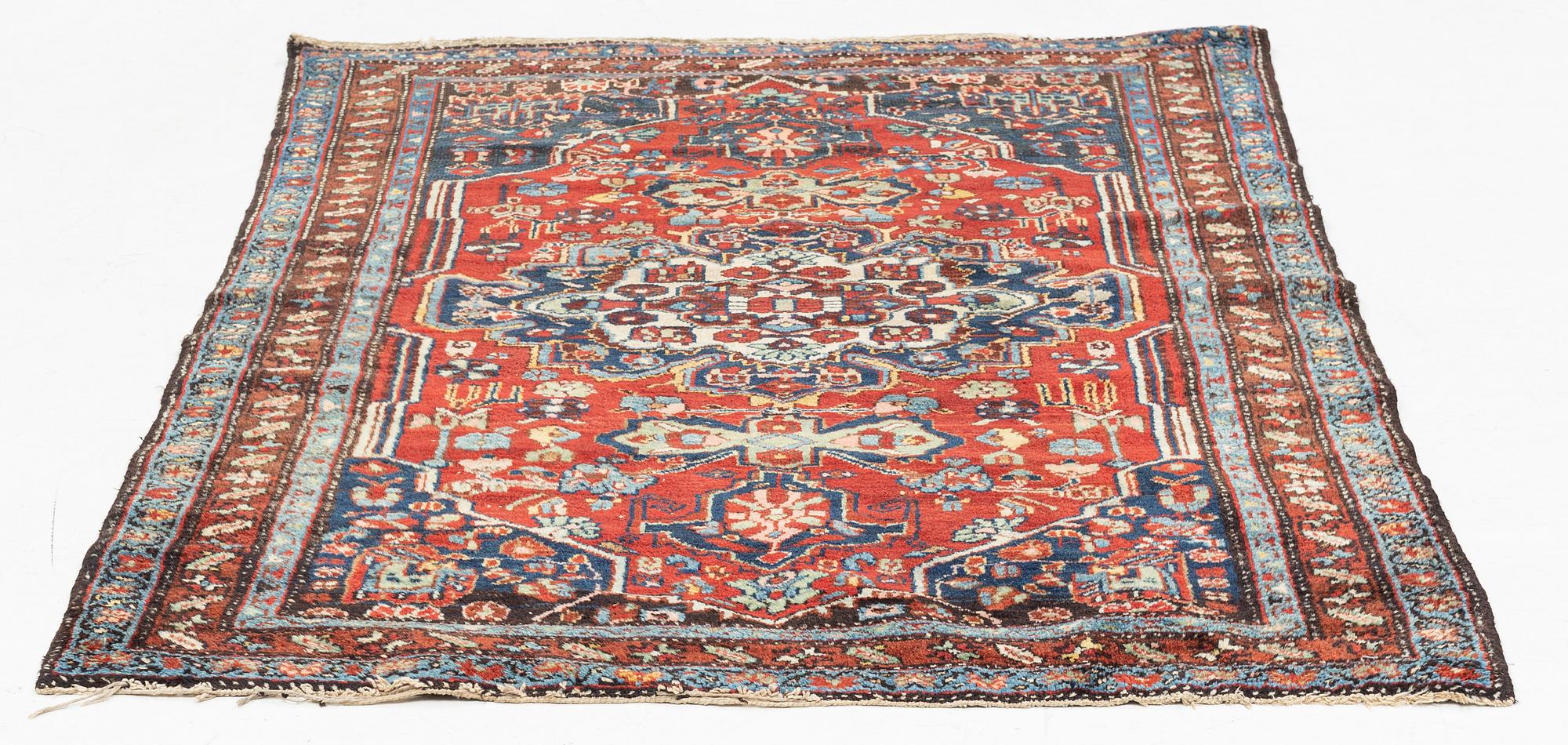 Mata, Hamadan, ca 152 x 107 cm.