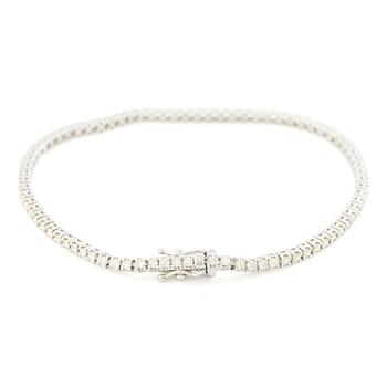 Tennisamband, 18K vitguld med briljantslipade diamanter.