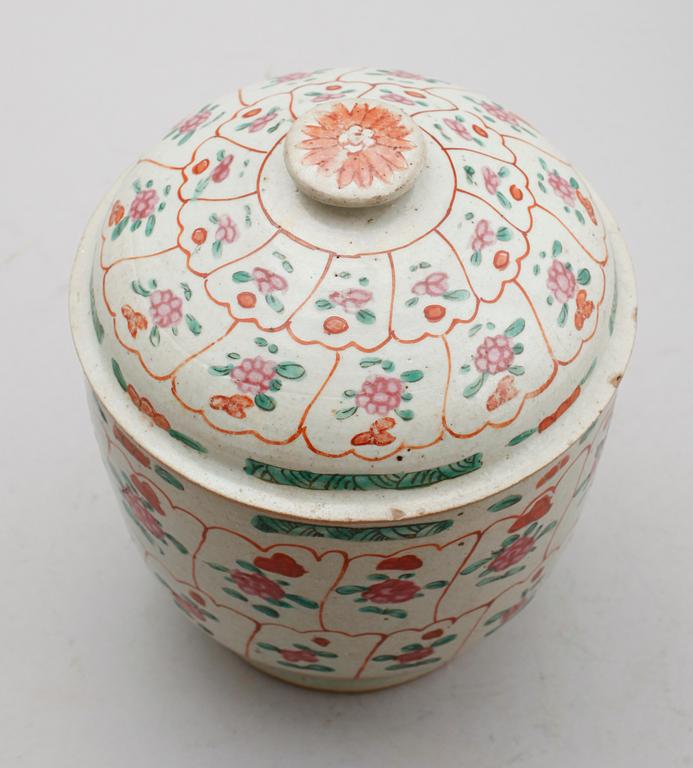 BOJAN MED LOCK, porslin, Kina, 1800-tal.