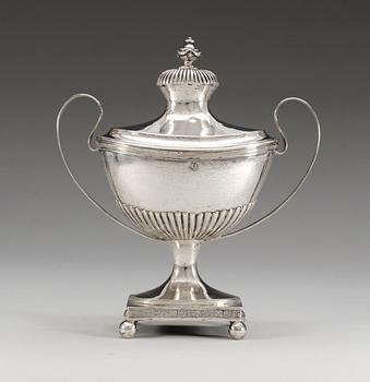 821. SOCKERSKÅL MED LOCK, silver. Olof Yttraeus, Uppsala 1808. Empire.