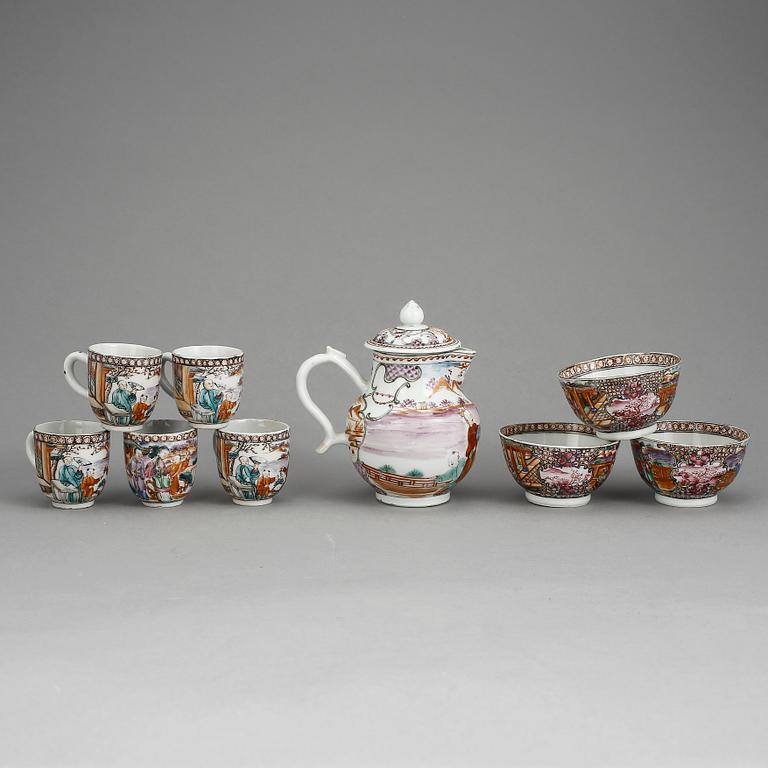 DOCKSERVISDELAR, 9 st, porslin, Qingdynastin, Qianlong (1736-95).