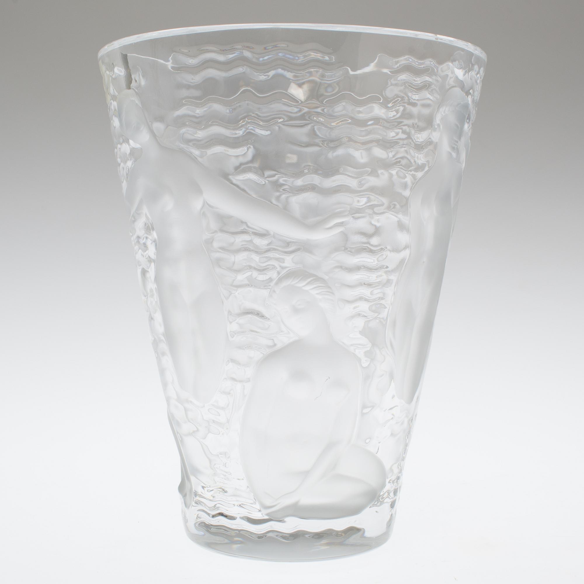 A French 'Ondines' glass Laligue vase, signed 'Lalique France'.