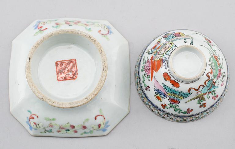 SKÅLAR, 2 st, porslin, Kina, 1800-/1900-tal.