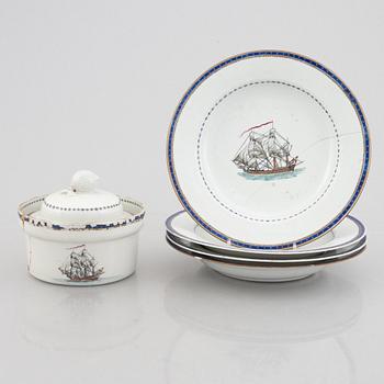 Four enamelled plates and butter a tureen with cover, export porcelain, Qing dynasty, Jiaqing (1796-1820).