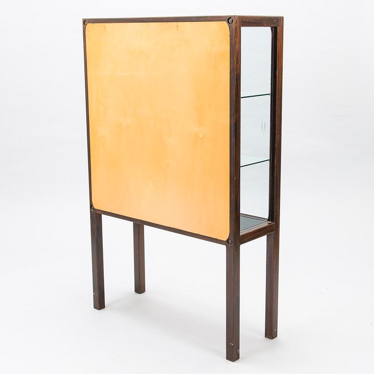 CARL GUSTAF HIORT AF ORNÄS, A 1950s display cabinet, 'Näyttely-vitriini' for Huonekalu Mikko Nupponen Oy, Finland.