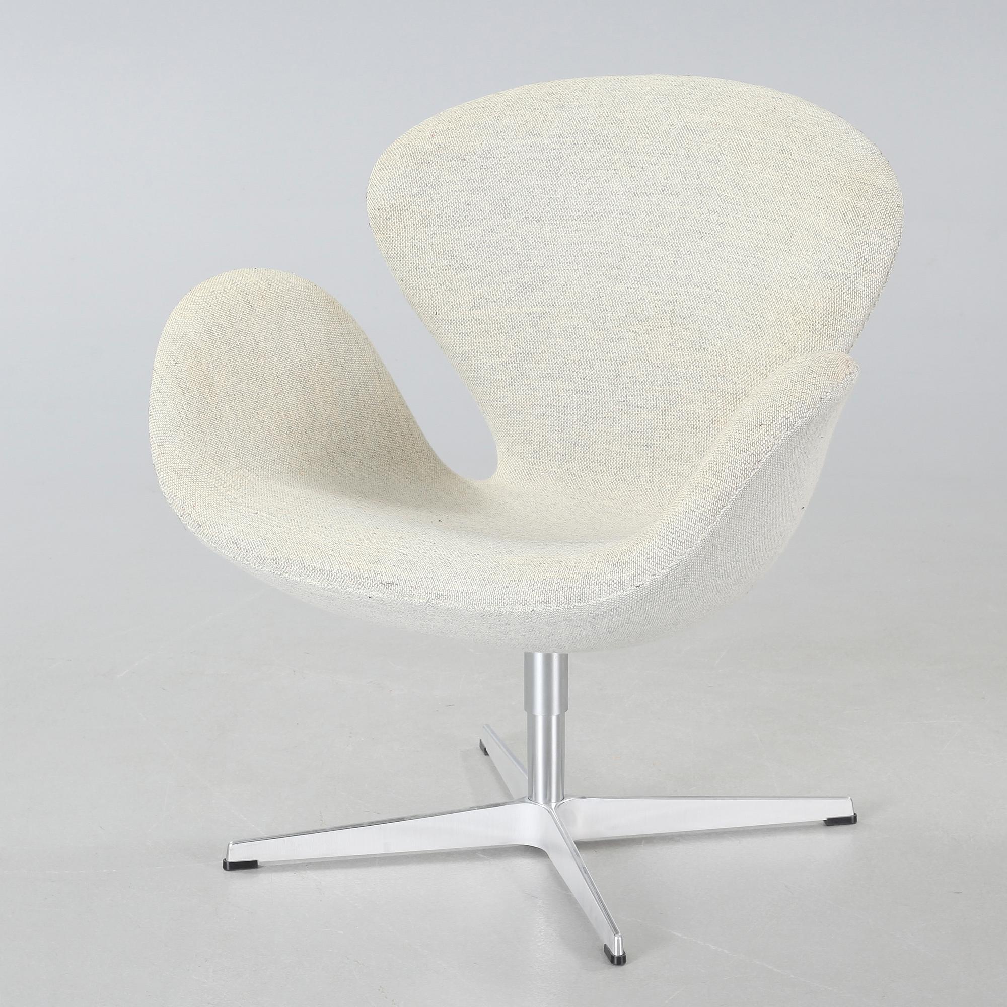 ARNE JACOBSEN,
