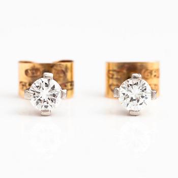 A pair of 14K gold earrings with diamonds ca. 0.50 ct int total. Kulpittaan kulta, Turku.
