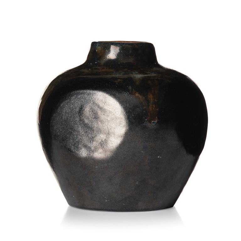 Anders & Bess Wissler, a glazed stoneware vase, Ateljé Solklinten, Mariefred, Sweden 1915.