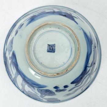 Skål, porslin. Mingdynastin (1368-1644).