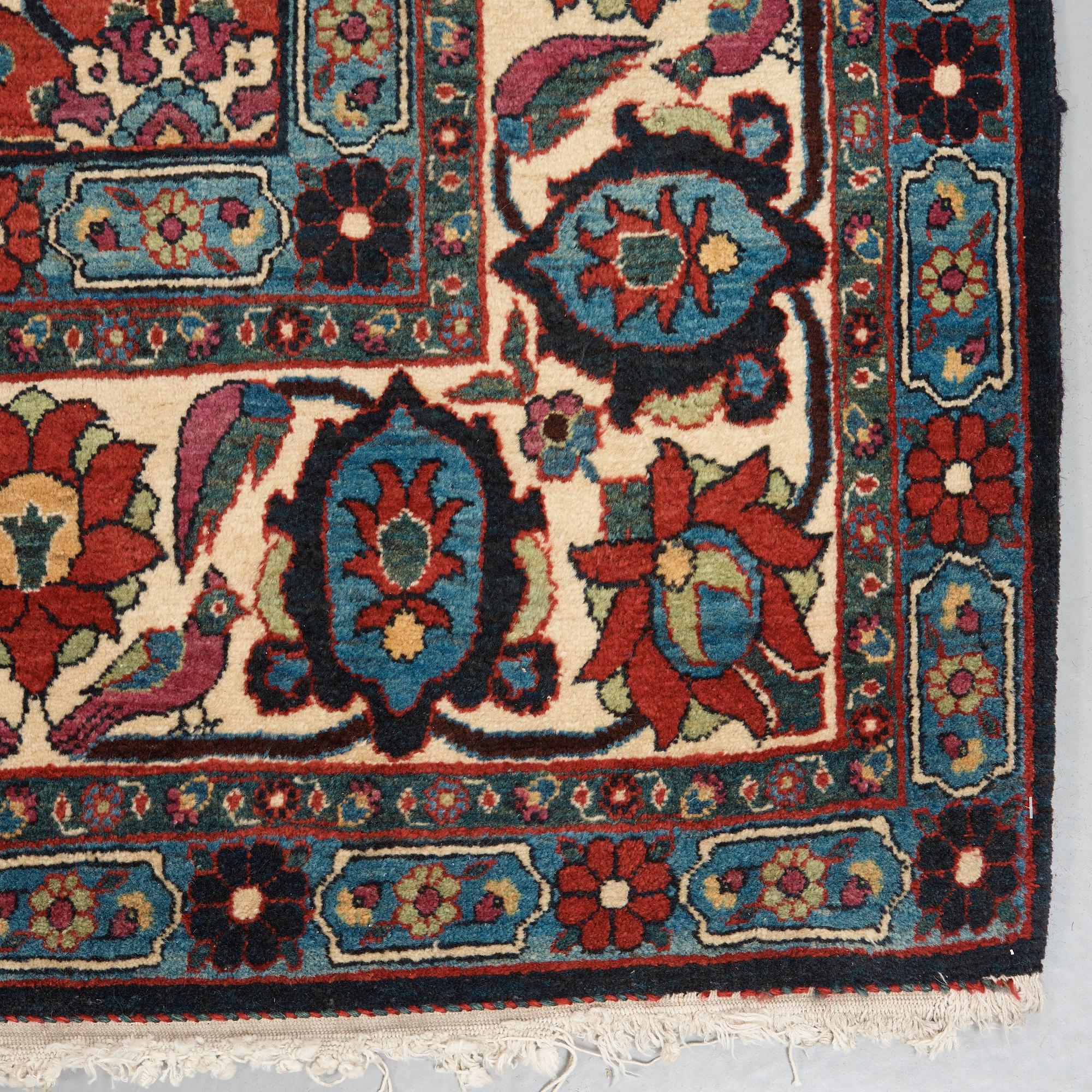 A CARPET. A semi-antique Veramin probobly. 303-311 x 208,5 cm.