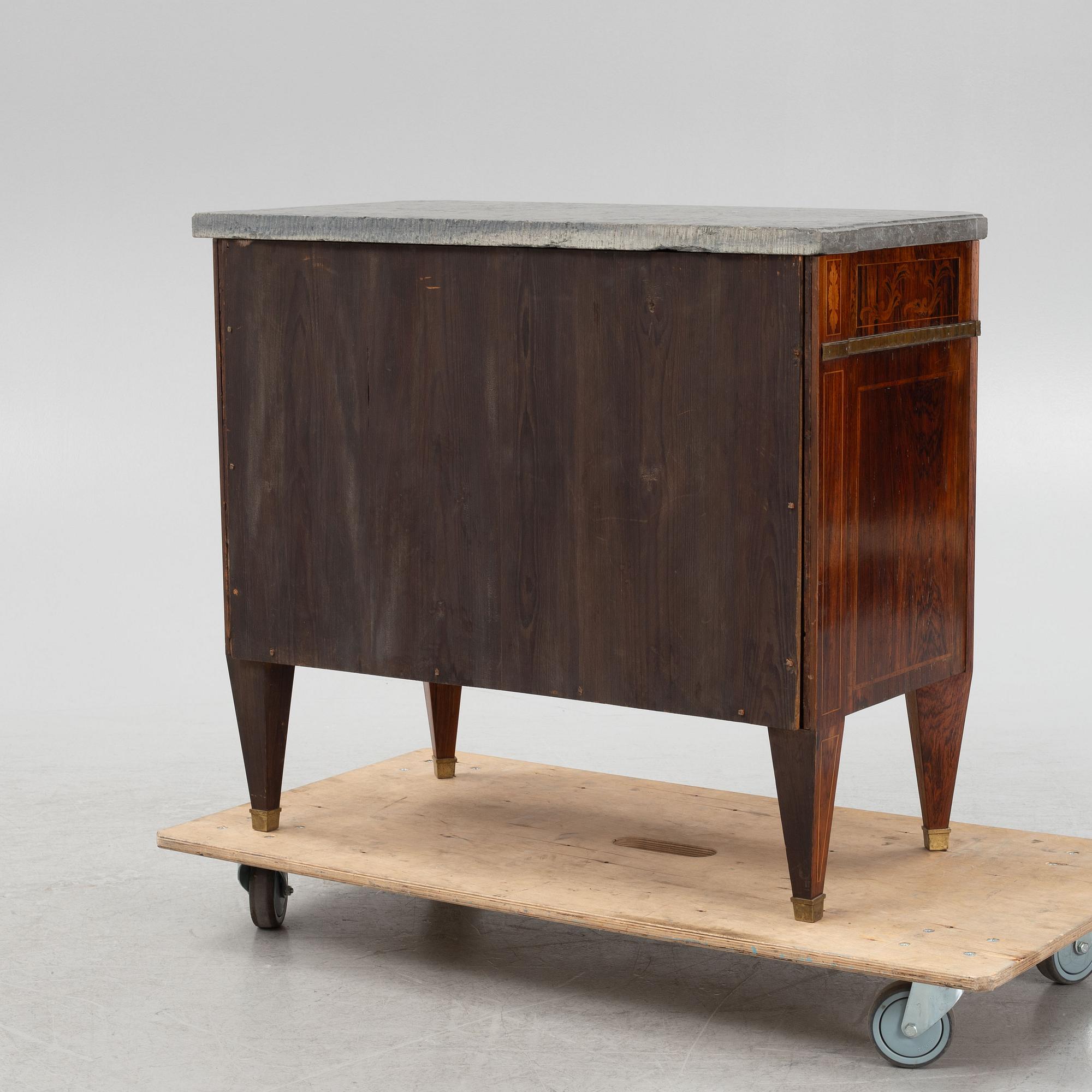 A Gustavian style chest of drawers, early 20th century.