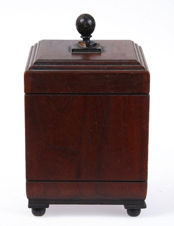 SKRIN samt TOBAKSBURK, 1800-tal.
