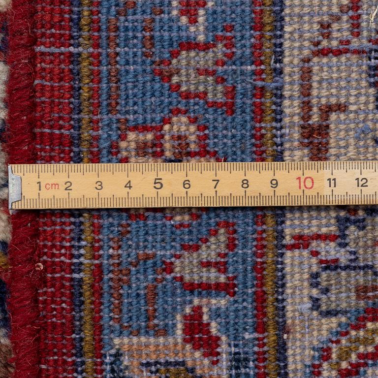 Carpet, Najafabad, 560 x 385 cm.