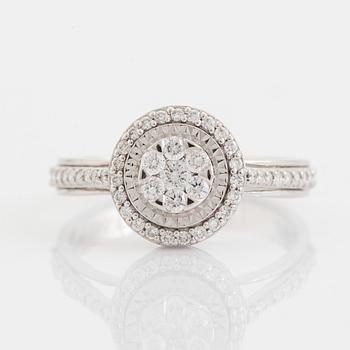 Brilliant cut diamond ring.