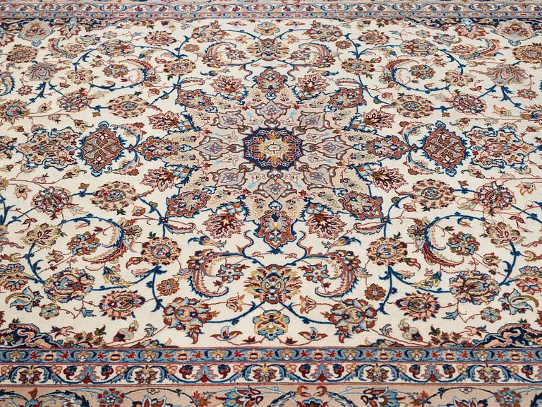 MATTA old Isfahan, märkt Davari, ca 318,5 x 206,5 cm.