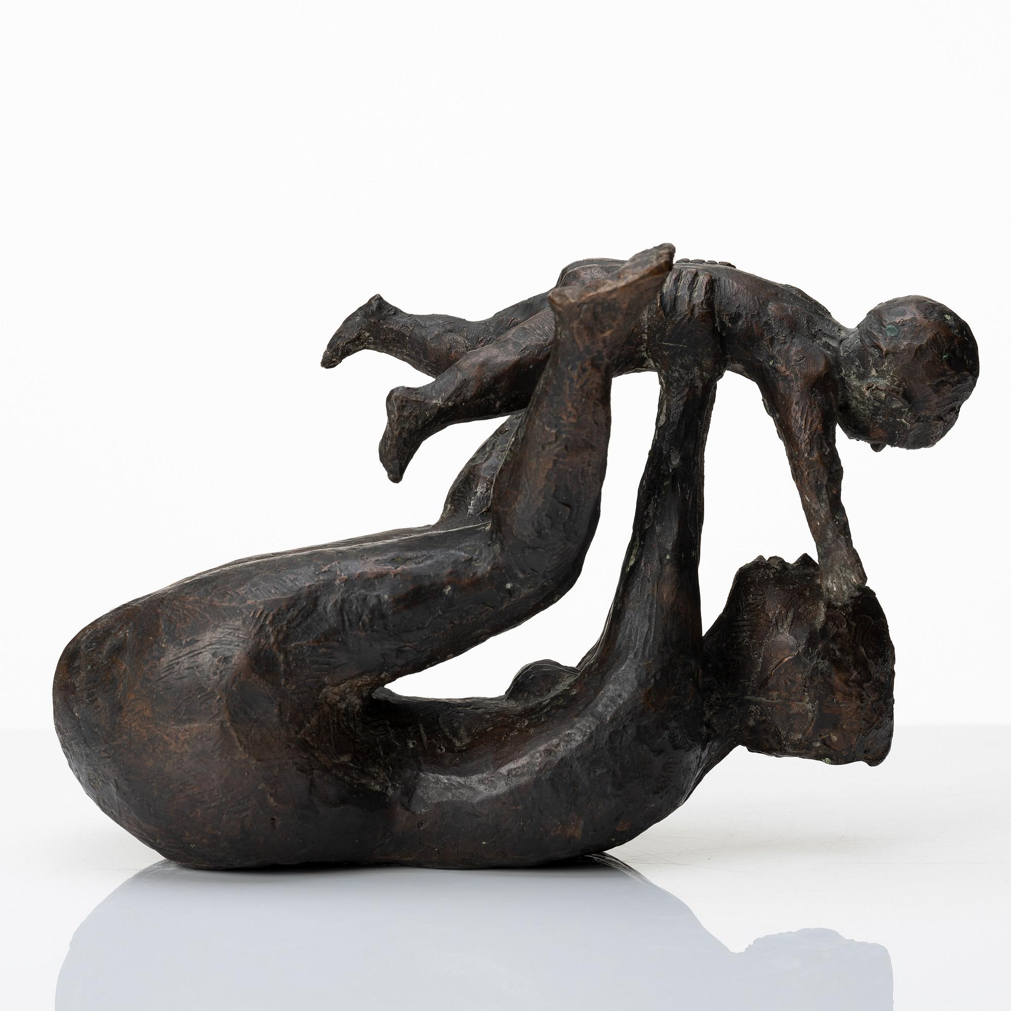 Erik Höglund, skulptur, mor med barn, Sverige 1956, signerad och daterad.
