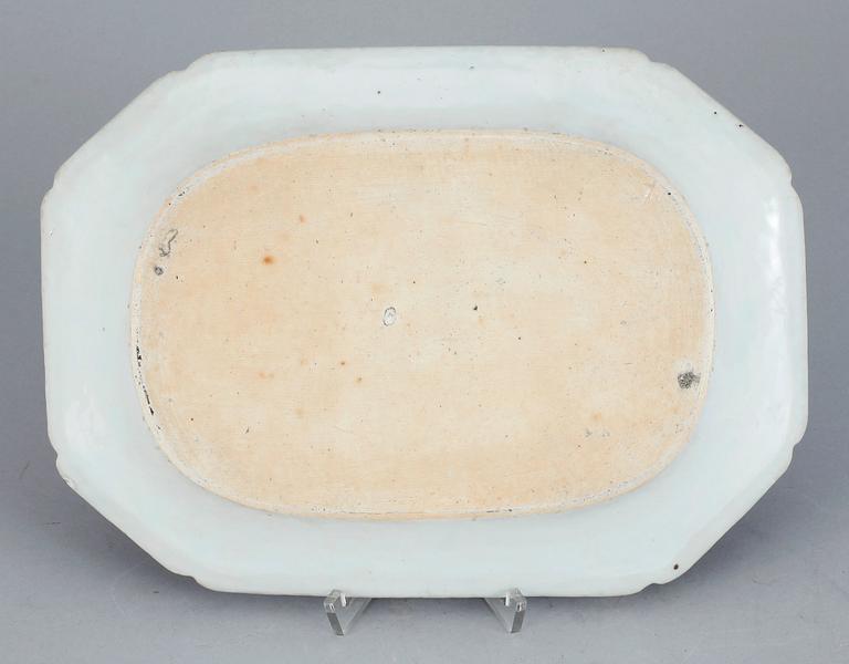 STEKFAT, porslin, Kina, Qingdynastin, Qianlong (1736-1795).