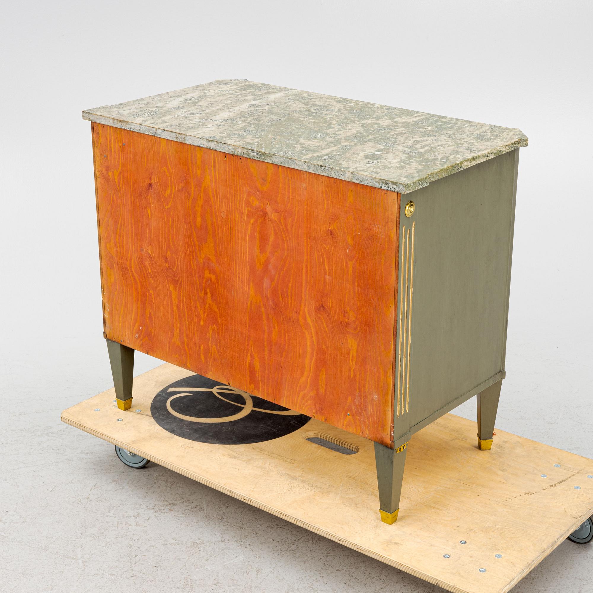 Chest of drawers, Gustavian style, mid-20th century.