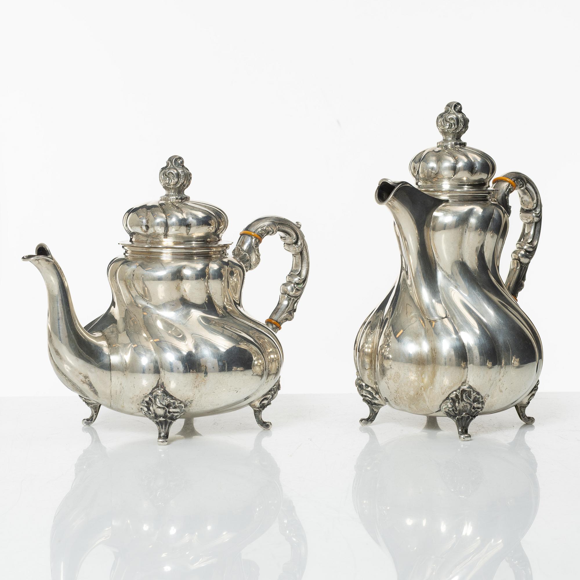 A 4-piece silver coffee and tea service, marks of Schnauffer, Germany, first half of the 20th Century.