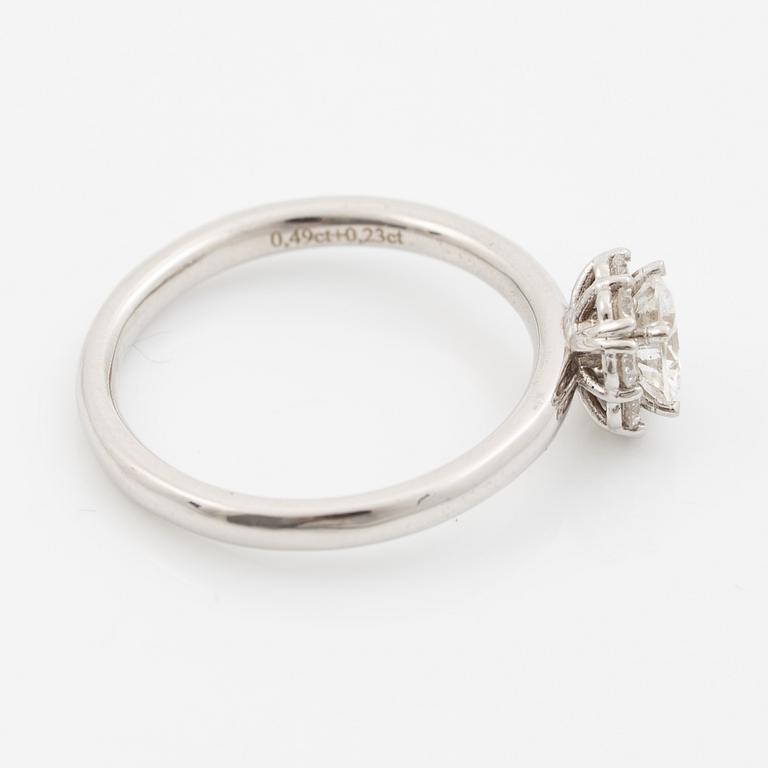 Ring 18K white gold set with a brilliant-cut diamond, accompanied by an IGI report.