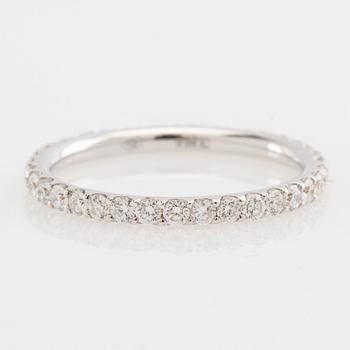 Alliansring, 18k vitguld med briljantslipade diamanter.