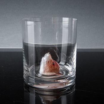 ERNST BILLGREN - FYRA GLAS samt VAS, "New Friends", för Kosta Boda, 2000-tal.