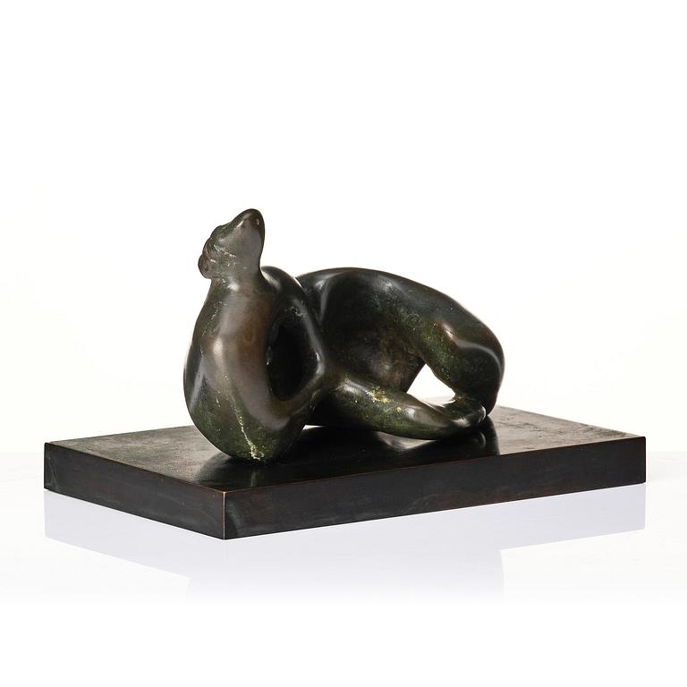 Henry Moore, "Reclining Figure Curved: Smooth".