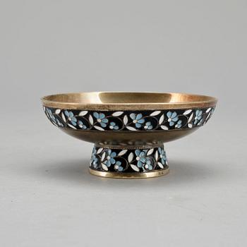 SKÅL, silver, Ryssland, 1900-tal. Totalvikt ca 129 gram.